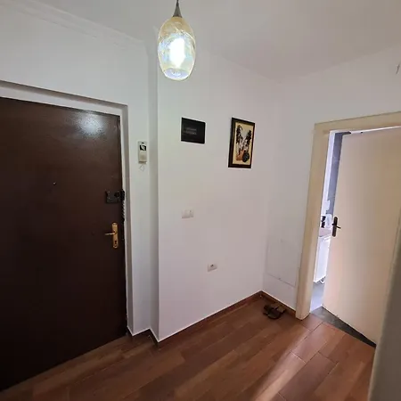 Apartment Gjoni's *